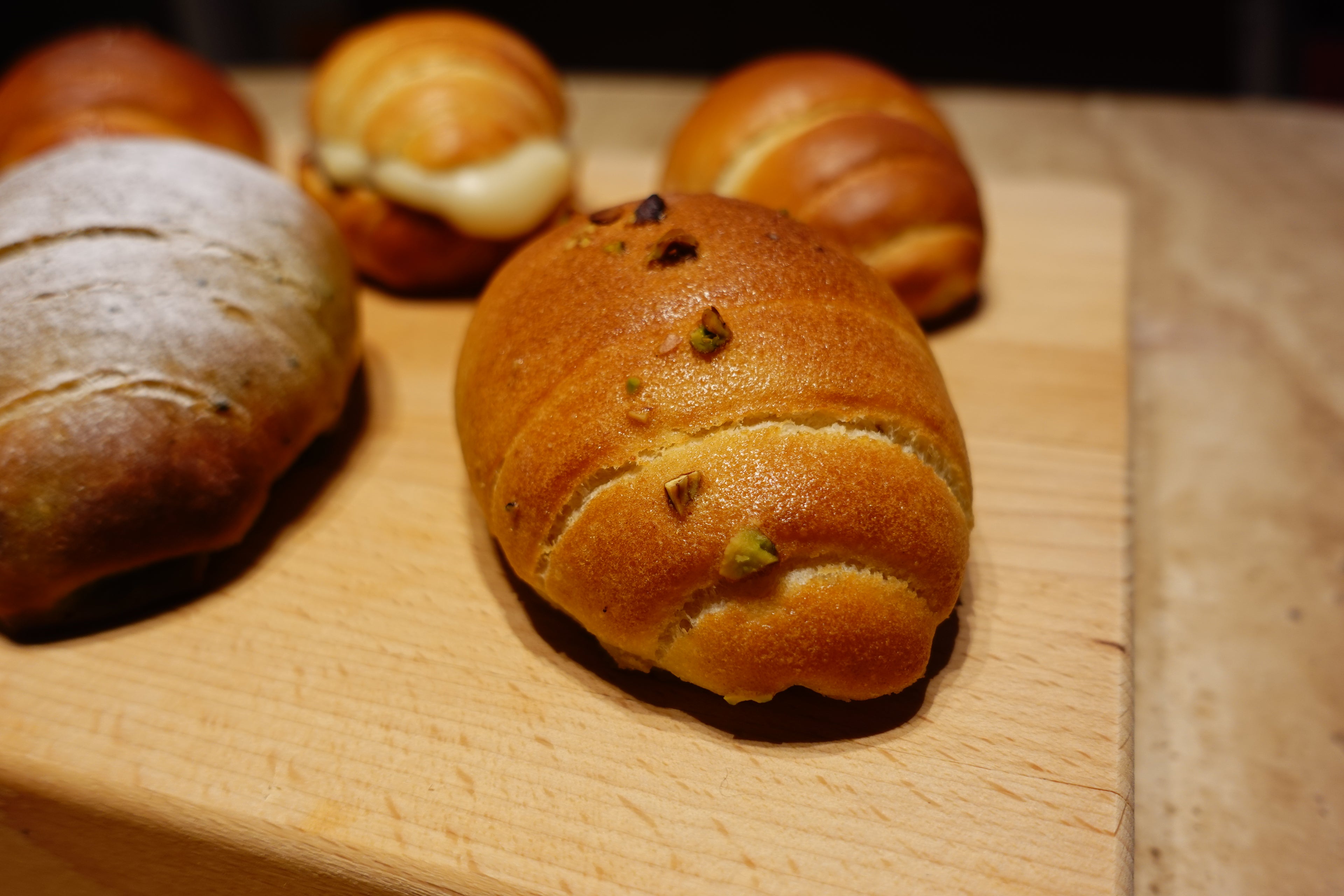 Pistachio Crumble Salt Bread